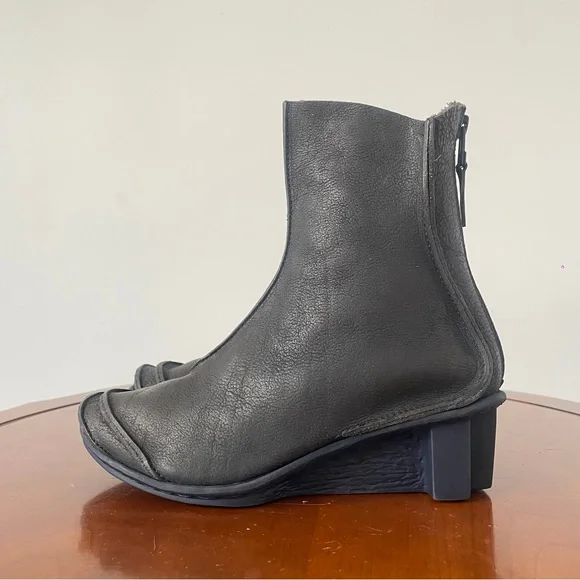 Trippen Black Pebbled Leather Wedge Ankle Boots | - Picture 1 of 8